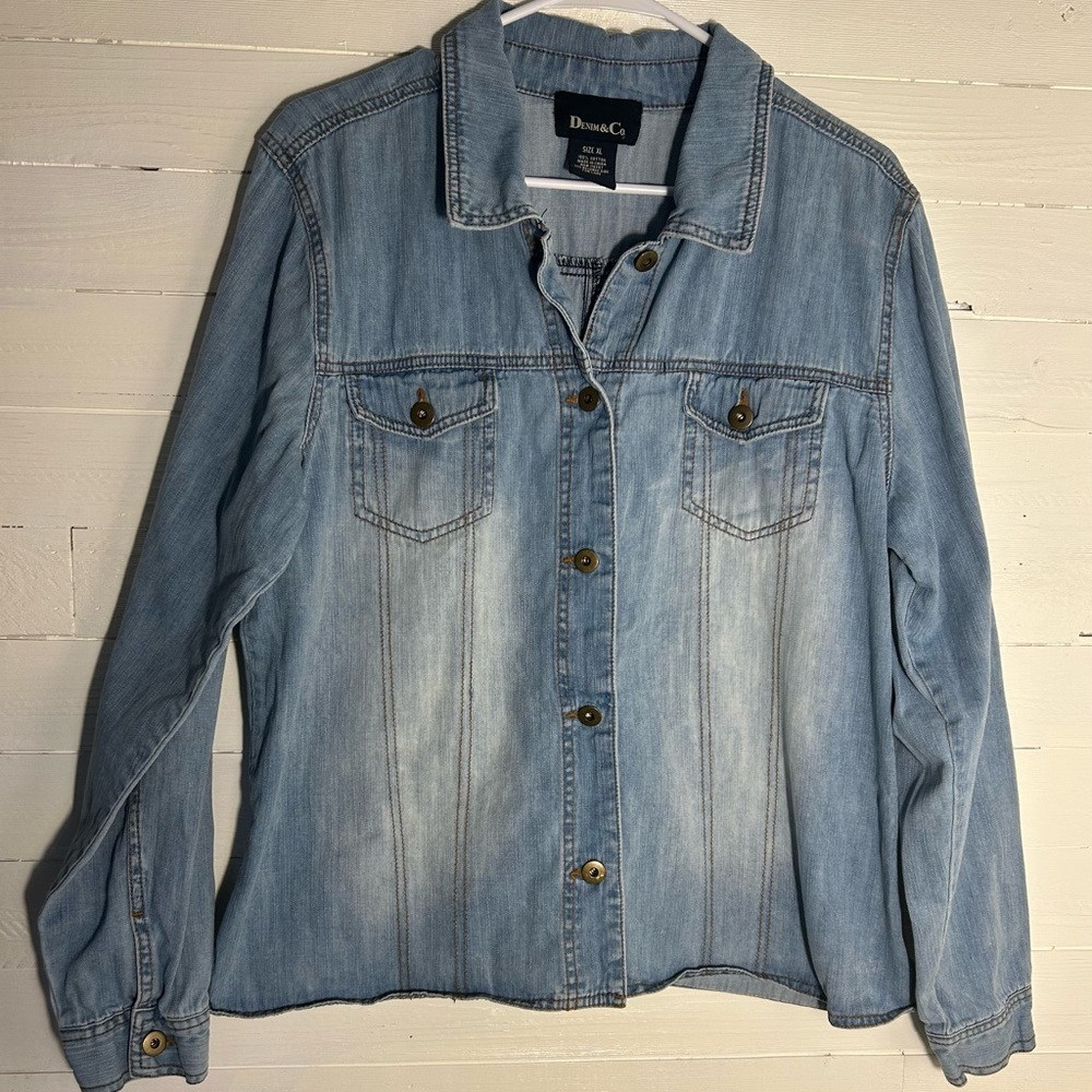 Denim & Co jacket, blue distressed fabric, women’s size XL. Great condition! - Picture 2 of 6